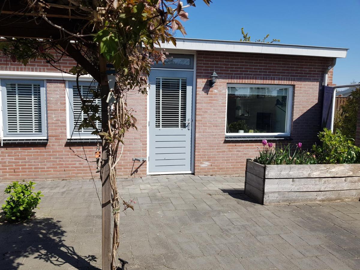 Solstice, Quiet Cottage In Bruinisse, Zeeland エクステリア 写真